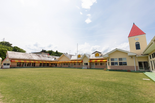 園舎全景(幼稚園棟)